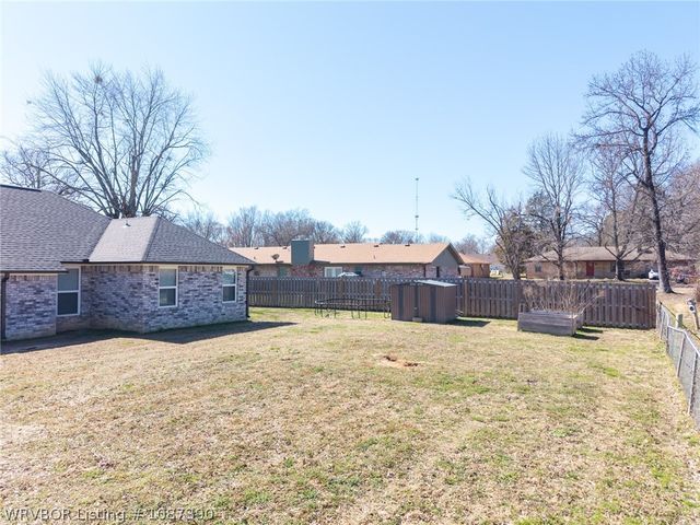 370 Meadors Drive, Alma, AR 72921