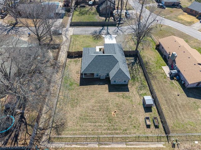 370 Meadors Drive, Alma, AR 72921