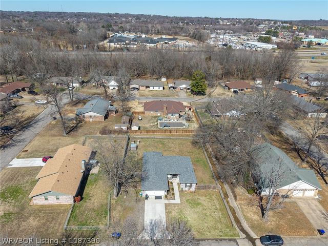 370 Meadors Drive, Alma, AR 72921