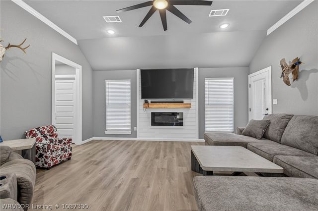 370 Meadors Drive, Alma, AR 72921