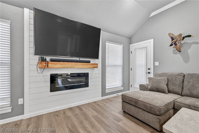 370 Meadors Drive, Alma, AR 72921