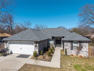 370 Meadors Drive, Alma, AR 72921