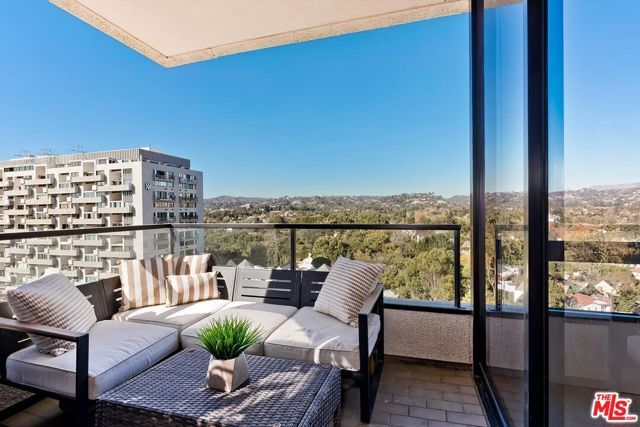 10350 Wilshire Boulevard 1102, Los Angeles, CA 90024