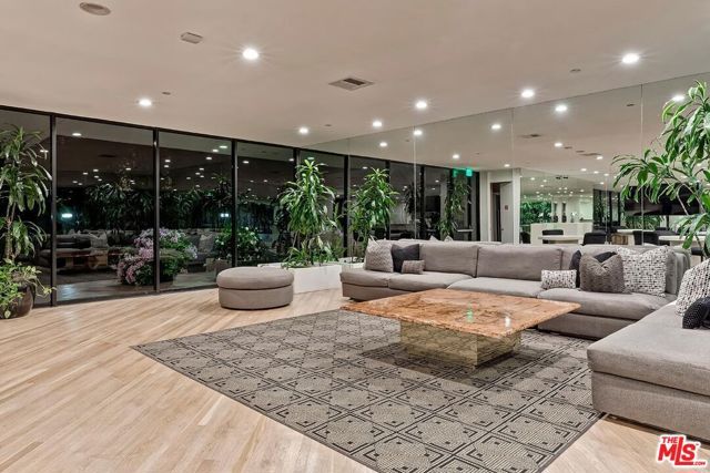 10350 Wilshire Boulevard 1102, Los Angeles, CA 90024