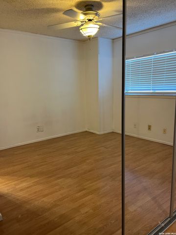 12235 APRICOT DR, San Antonio, TX 78247