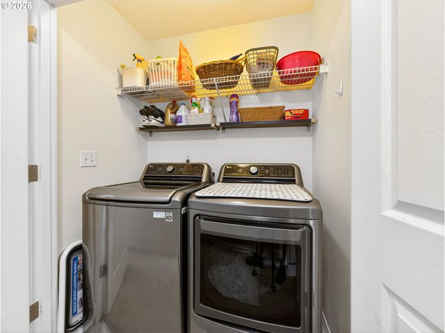 3572 Se PINEWOOD Ave, Hillsboro, OR 97123