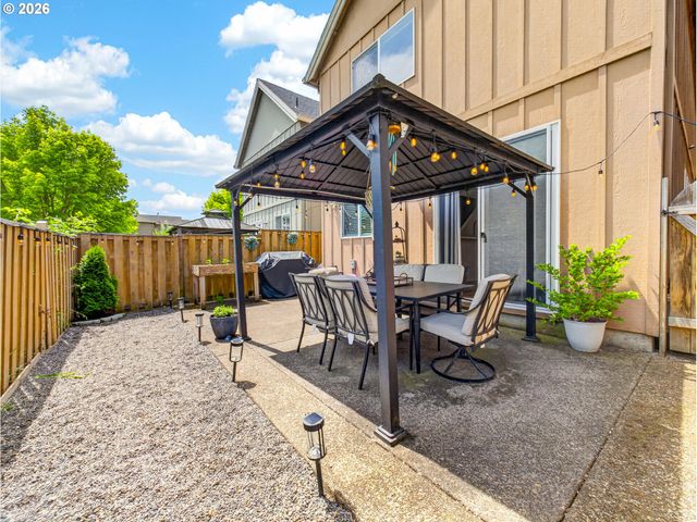 3572 Se PINEWOOD Ave, Hillsboro, OR 97123