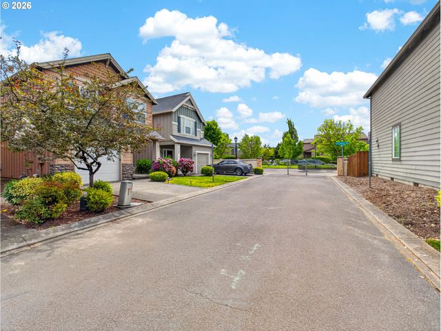 3572 Se PINEWOOD Ave, Hillsboro, OR 97123