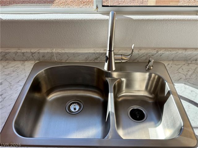 9329 Tonkawa Avenue, Las Vegas, NV 89178