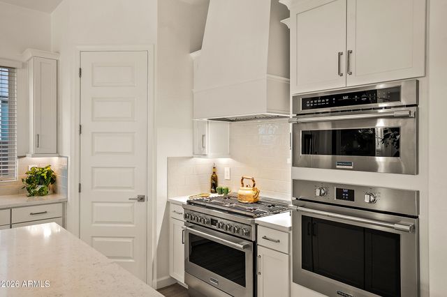 6029 E LONE CACTUS Drive, Phoenix, AZ 85054