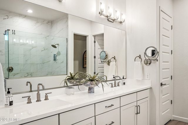 6029 E LONE CACTUS Drive, Phoenix, AZ 85054