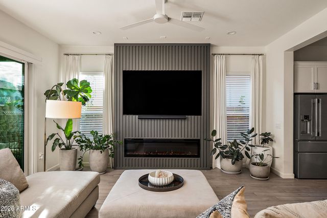 6029 E LONE CACTUS Drive, Phoenix, AZ 85054
