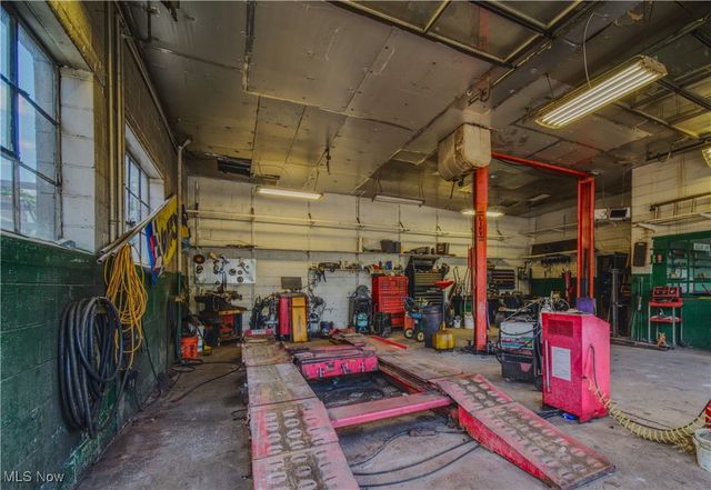 1555 Brown Street, Akron, OH 44301