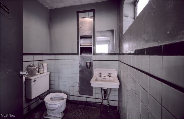 1555 Brown Street, Akron, OH 44301