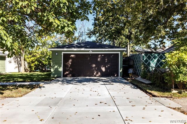 3 Kelvin Drive, Tonawanda, NY 14223