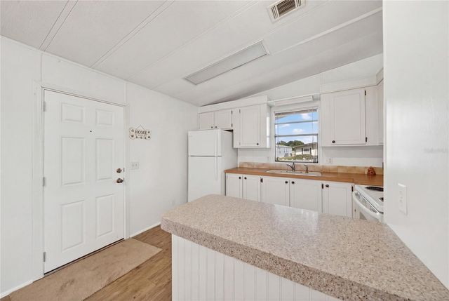 409 VILLAGE CIRCLE SW, Winter Haven, FL 33880