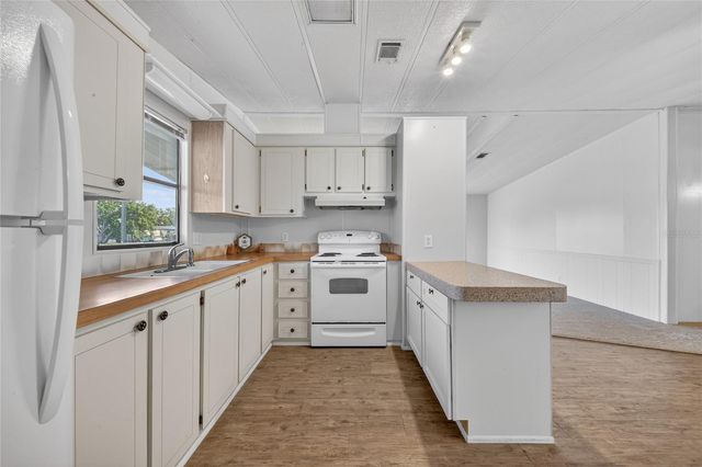 409 VILLAGE CIRCLE SW, Winter Haven, FL 33880