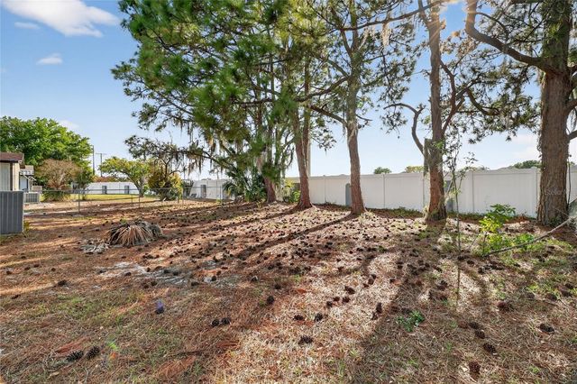 409 VILLAGE CIRCLE SW, Winter Haven, FL 33880