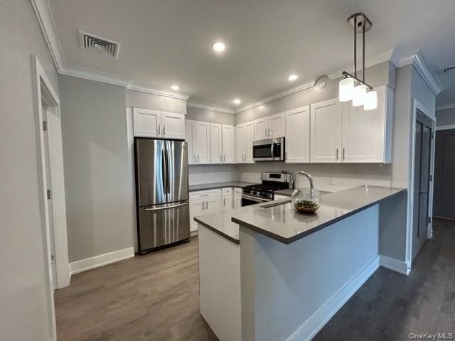 75 Circle Drive 89-207, Central Islip, NY 11722