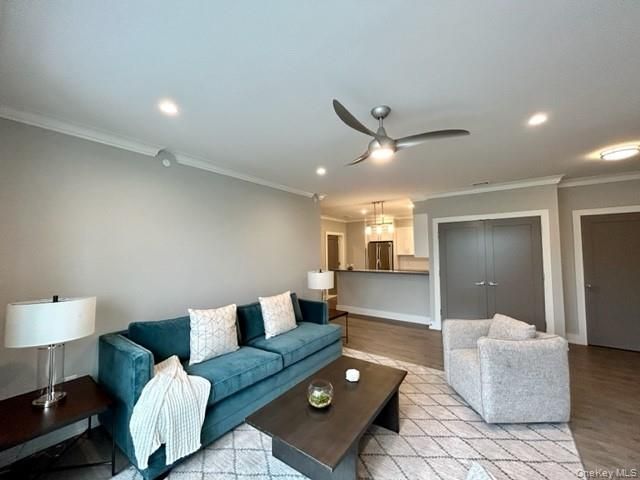 75 Circle Drive 89-207, Central Islip, NY 11722