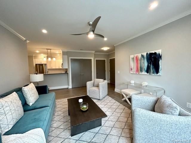 75 Circle Drive 89-207, Central Islip, NY 11722