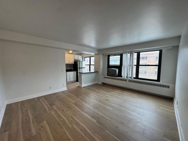 6118 N Sheridan Road 410, Chicago, IL 60660