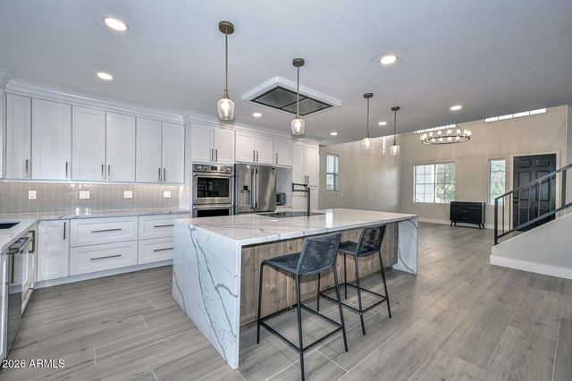 7514 W ENCINAS Lane, Phoenix, AZ 85043