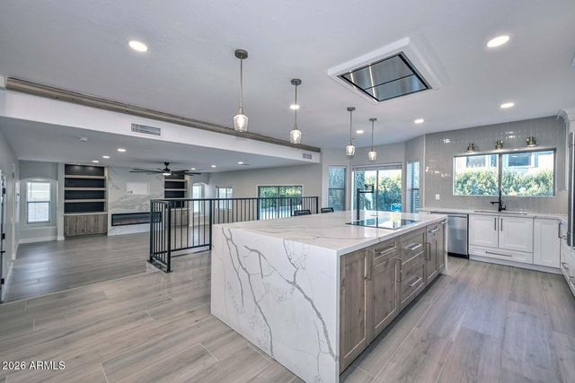 7514 W ENCINAS Lane, Phoenix, AZ 85043