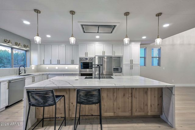 7514 W ENCINAS Lane, Phoenix, AZ 85043