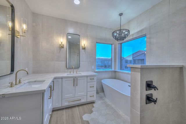 7514 W ENCINAS Lane, Phoenix, AZ 85043