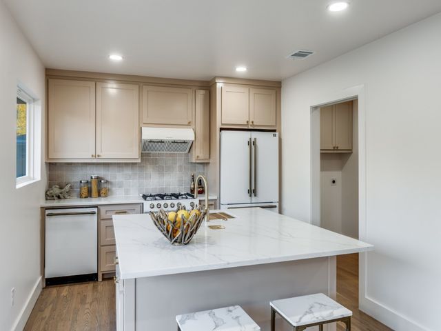 6611 Blessing Drive, Dallas, TX 75214