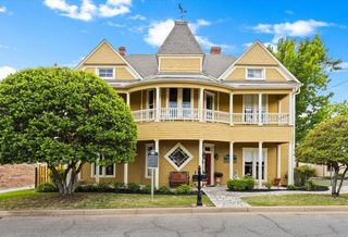 123 W Doyle Street, Granbury, TX 76048