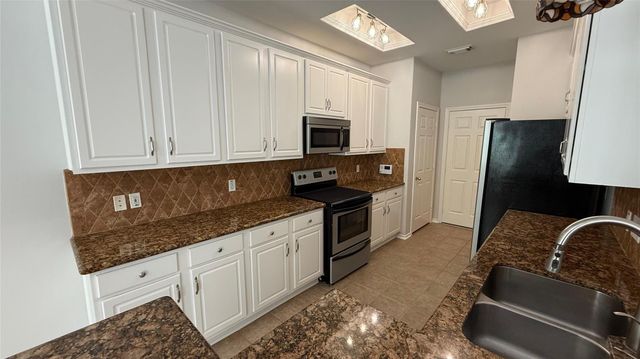 35 Ledgestone Pl, Spring, TX 77382