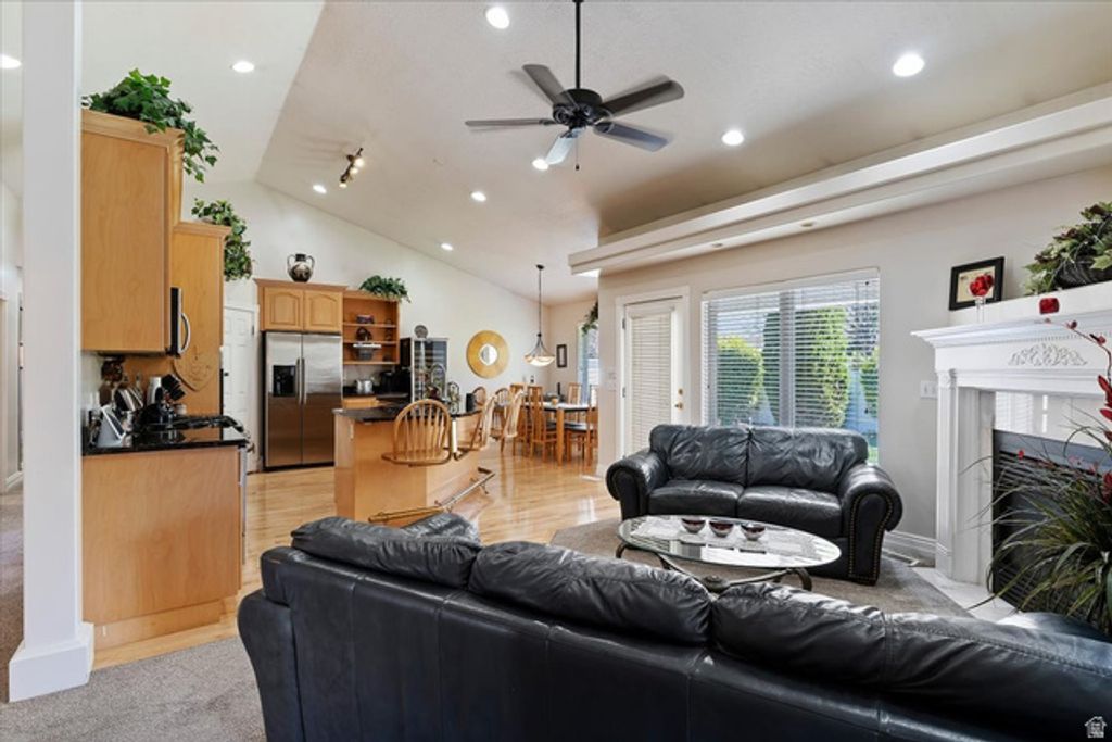 Image 14 of property listing at 1924 N 2000 E, Layton, UT 84040