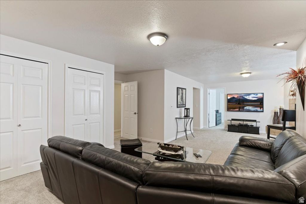 Image 29 of property listing at 1924 N 2000 E, Layton, UT 84040