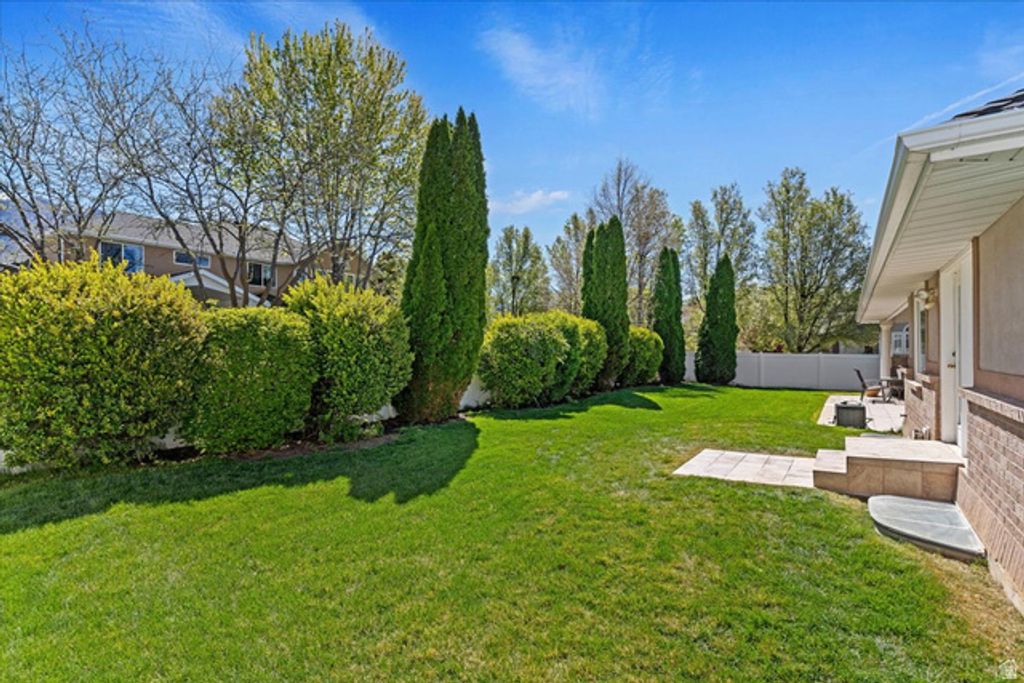 Image 41 of property listing at 1924 N 2000 E, Layton, UT 84040