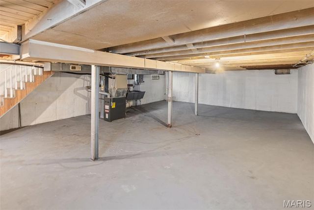 2005 N Hanley Road, Hanley Hills, MO 63114