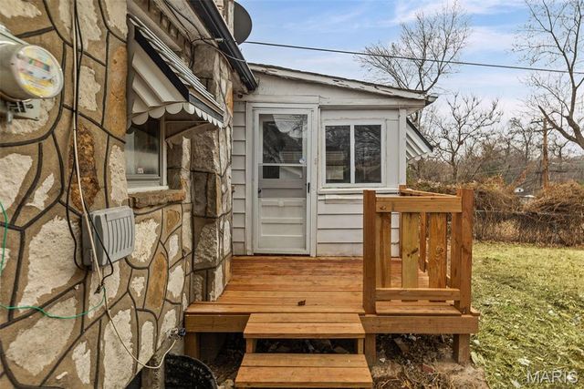 2005 N Hanley Road, Hanley Hills, MO 63114