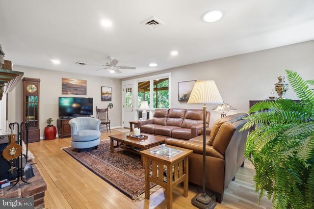 3406 PARK HILL PL, Fairfax, VA 22030