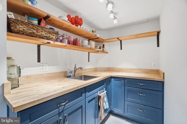 3406 PARK HILL PL, Fairfax, VA 22030