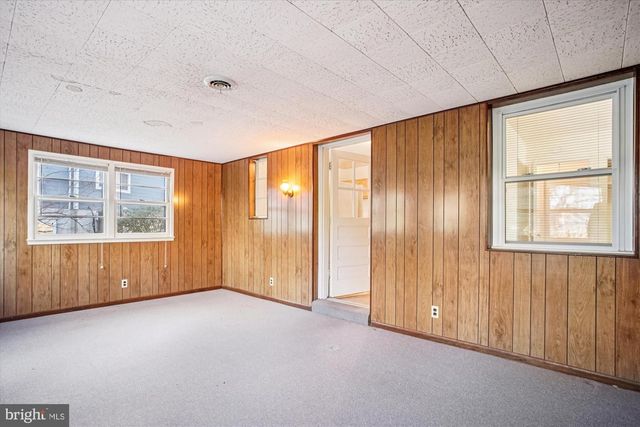 1827 OLMSTEAD DR, Falls Church, VA 22043