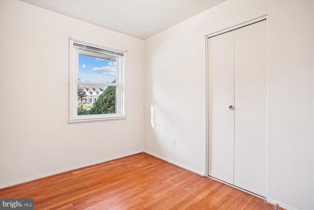 1827 OLMSTEAD DR, Falls Church, VA 22043