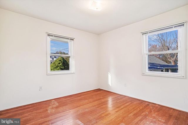 1827 OLMSTEAD DR, Falls Church, VA 22043