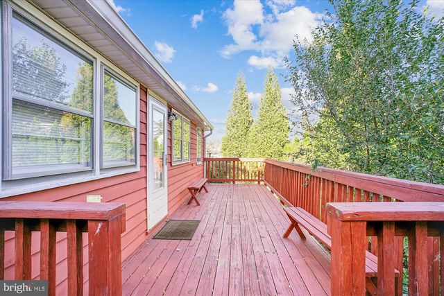 1827 OLMSTEAD DR, Falls Church, VA 22043