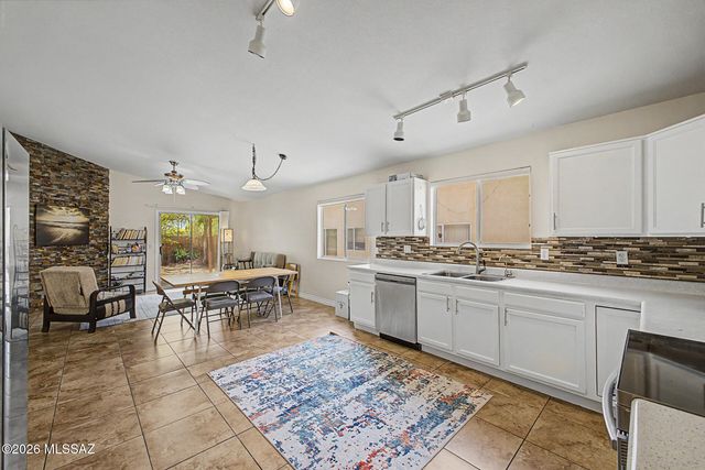 3545 W Camino De Talia, Tucson, AZ 85741