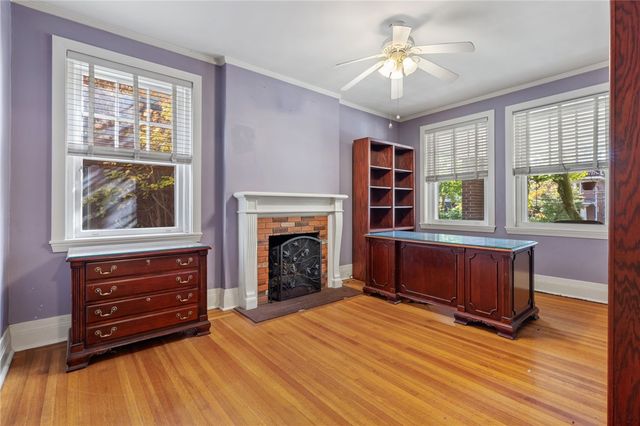 5515 Darlington Rd, Squirrel Hill, PA 15217