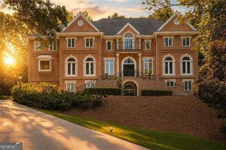 135 Lameloise Lane, Atlanta, GA 30327