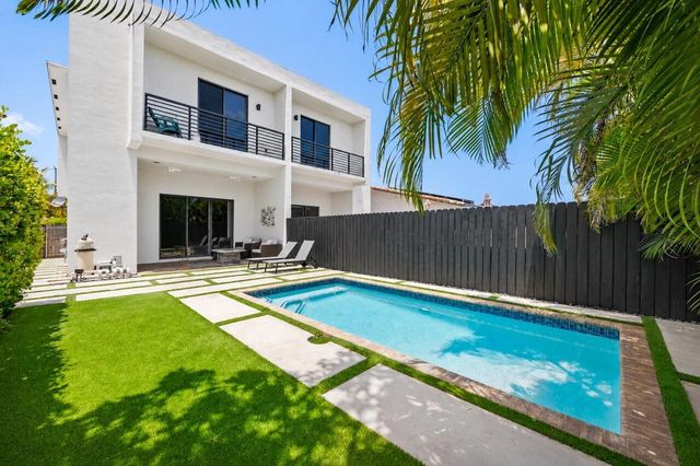 3090 SW 17th Street, Miami, FL 33145