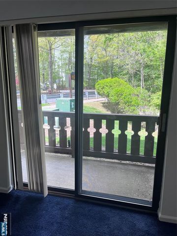 3801 Mark Twain Way, Mahwah, NJ 07430