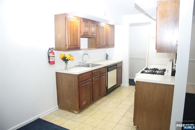 3801 Mark Twain Way, Mahwah, NJ 07430